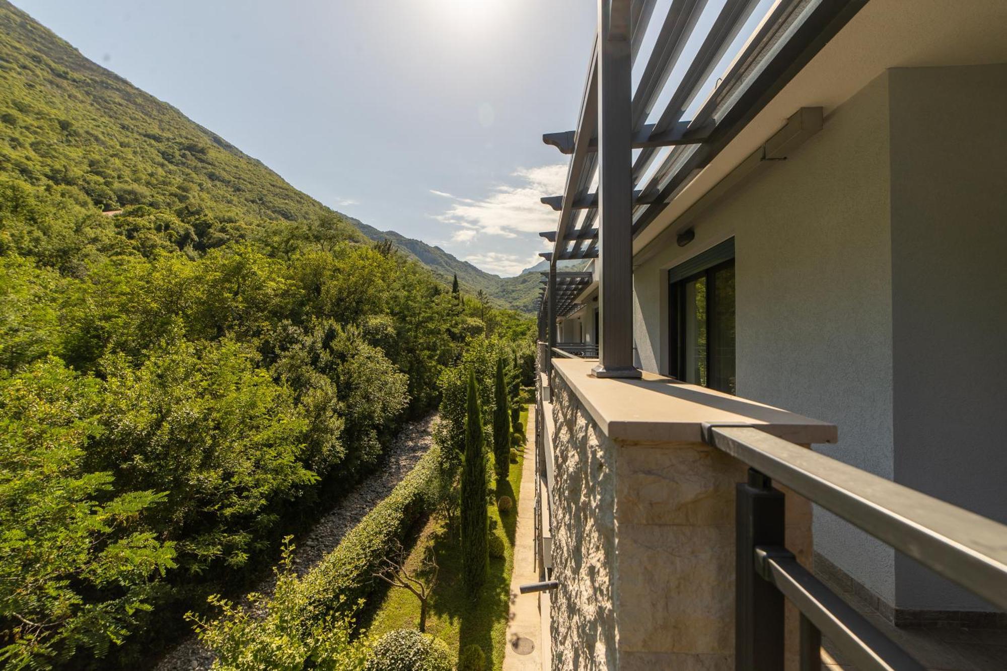 Green Bay Apartments Morinj Kotor Exterior photo