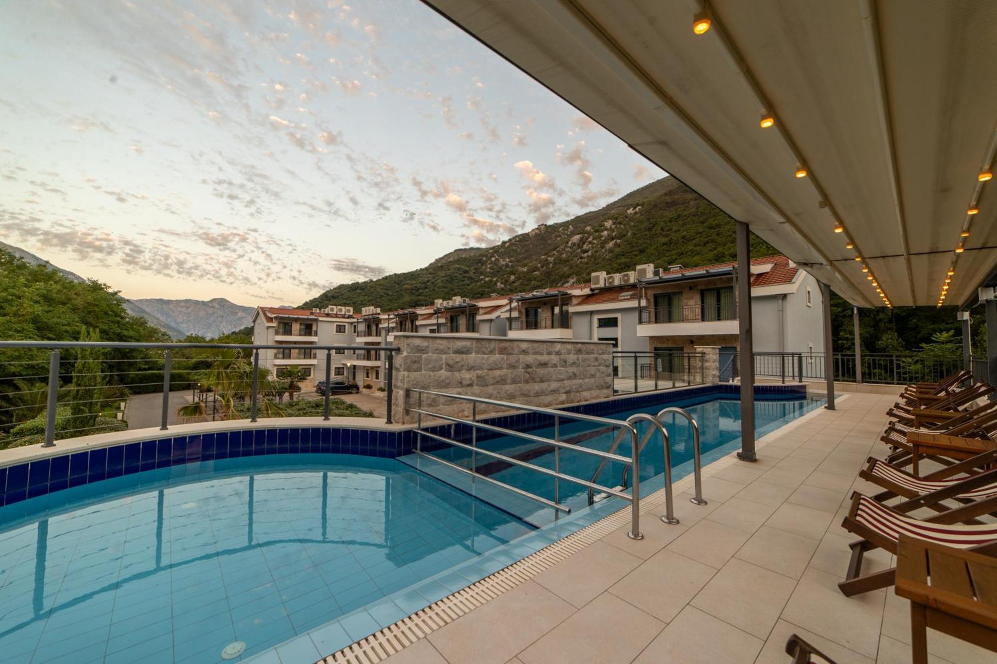 Green Bay Apartments Morinj Kotor Exterior photo